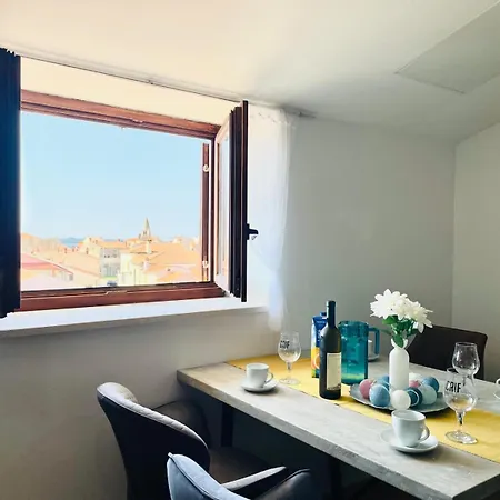Astraluxe Apartment *