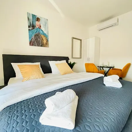Astraluxe Apartmán *